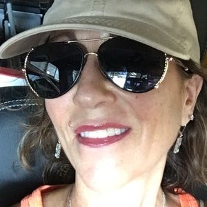 Meet your Posher, Vicki